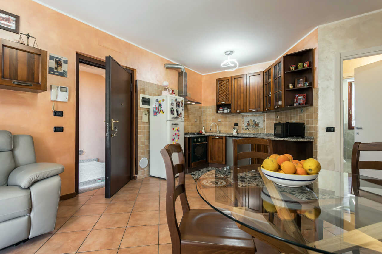 appartamento-con-giardino-di-500-mq-a-busnago-in-vendita-con-taverna-BUSNAGO-1