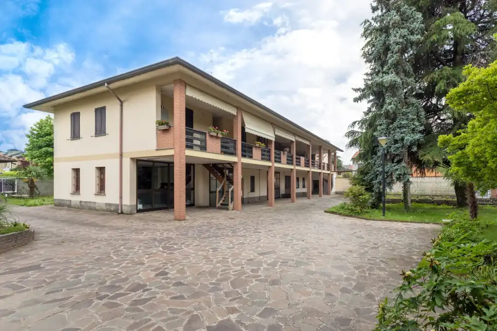 In vendita ampia proprietà immobiliare in Brianza a Bellusco
