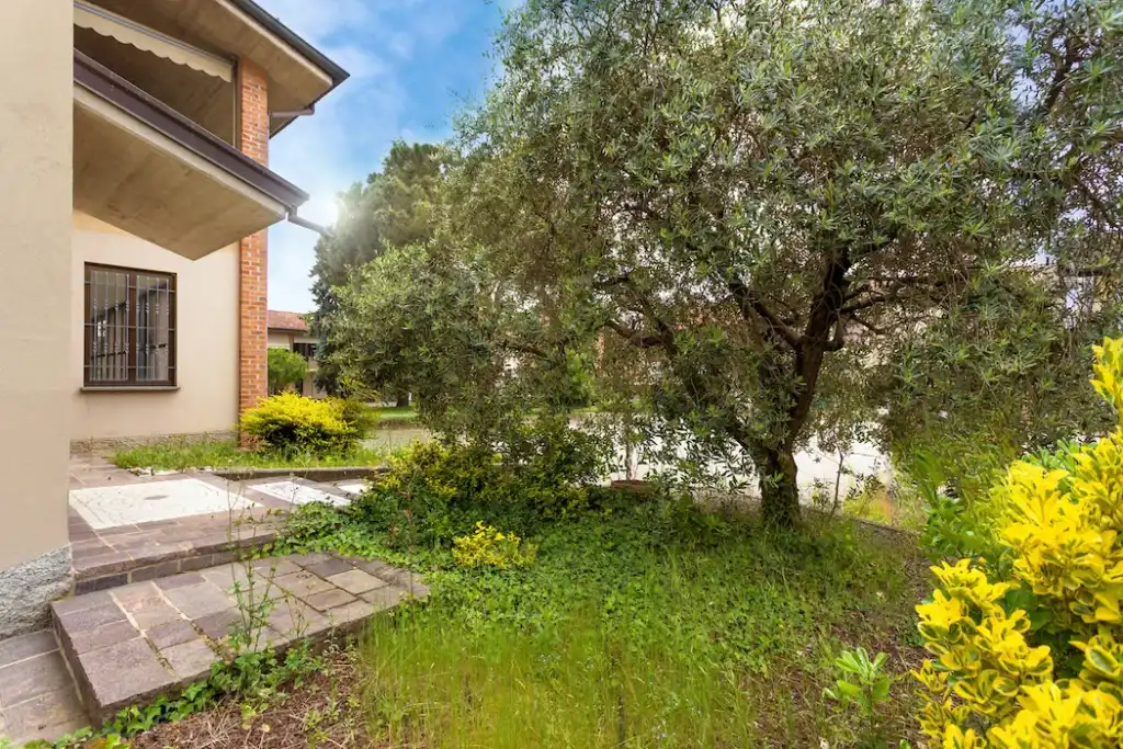 In vendita ampia proprietà immobiliare in Brianza a Bellusco