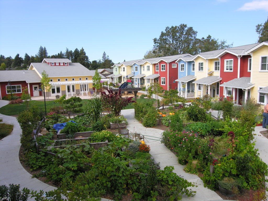 COSA SIGNIFICA COHOUSING? UN PROGETTO IMMOBILIARE SOSTENIBILE CHE CREA SOCIALIZZAZIONE E RISPARMIO ENERGETICO