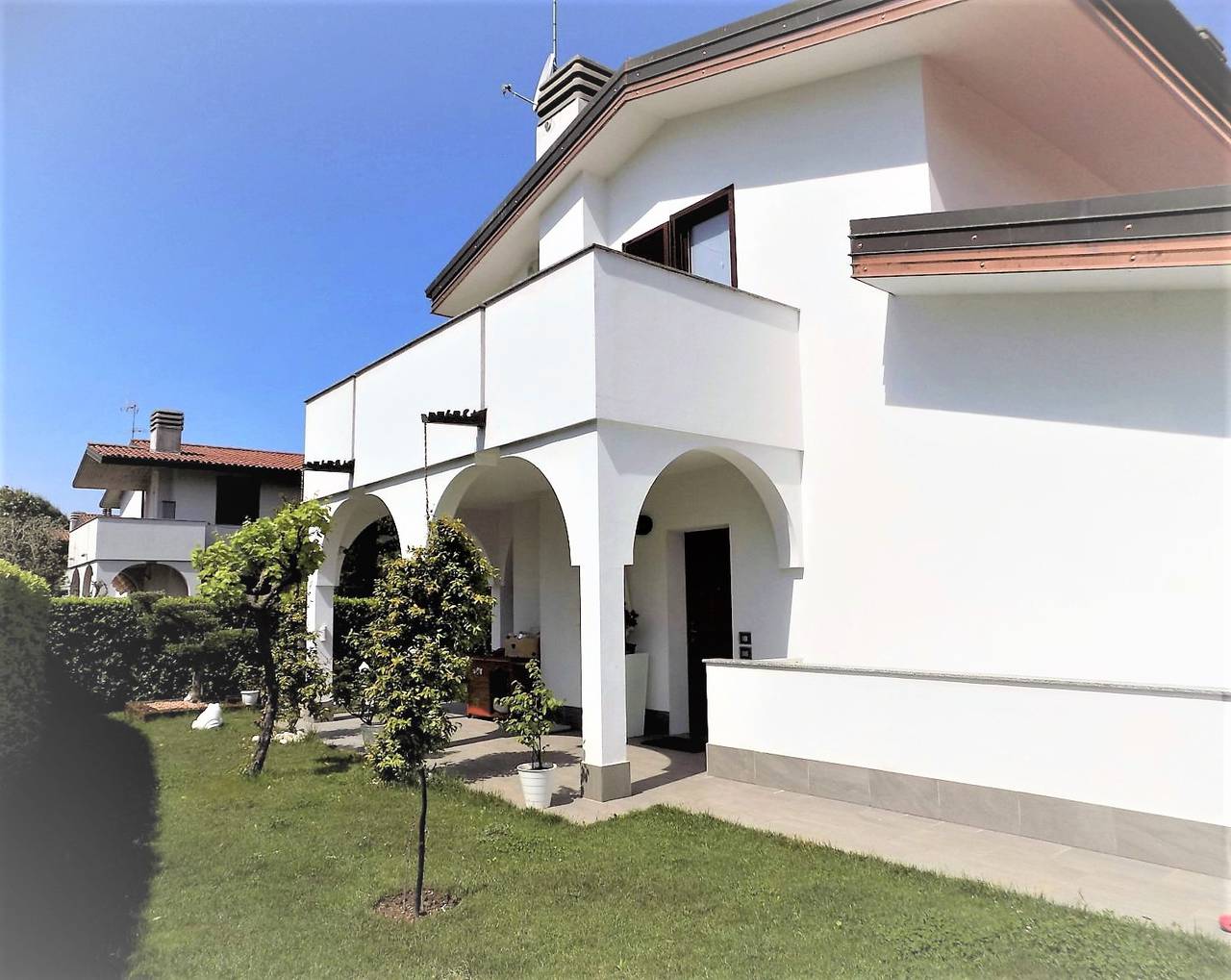 Porzione-villa-bifamigliare-ristrutturata-in-vendita-a-Carnate-26