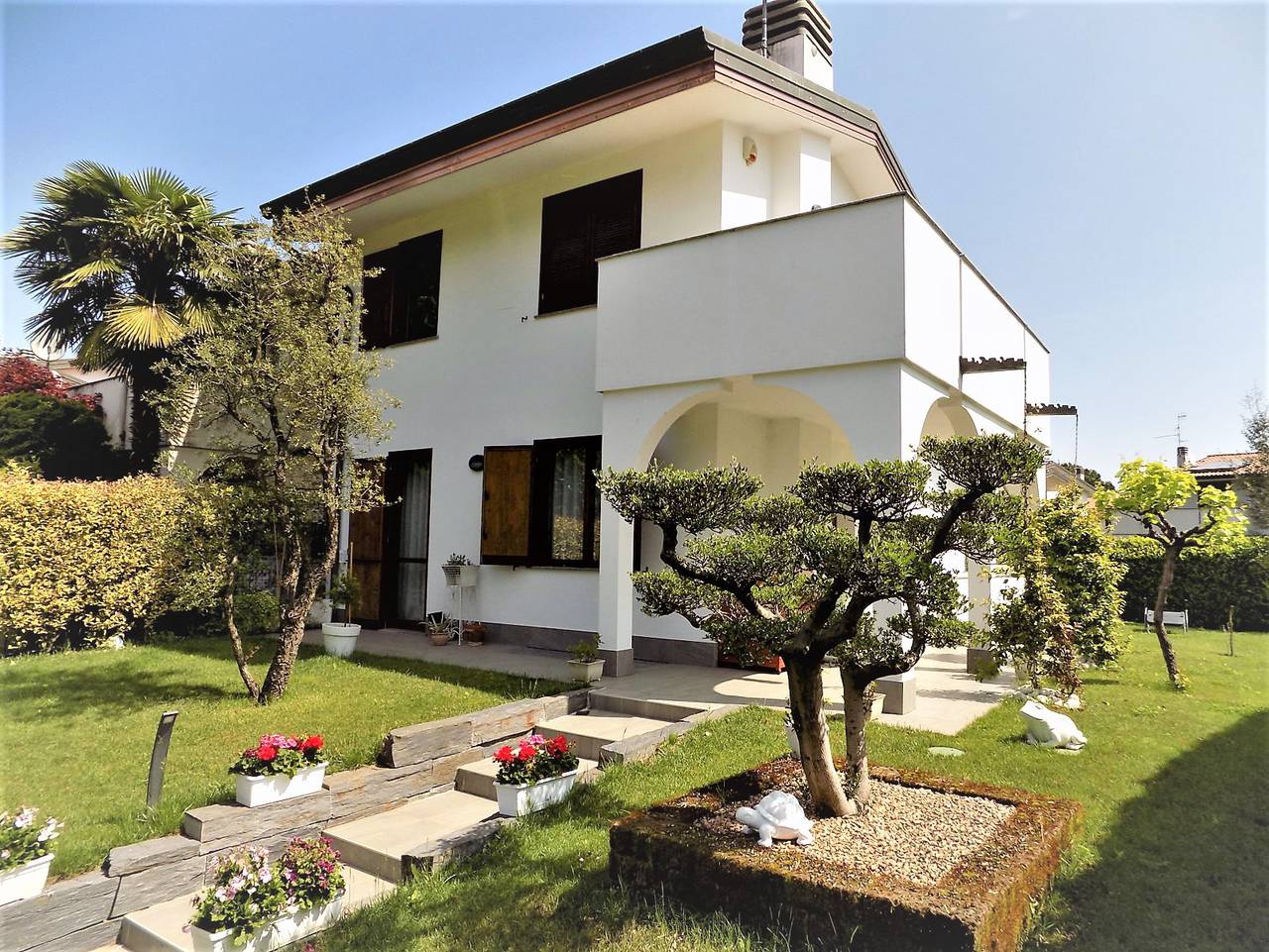 Porzione-villa-bifamigliare-ristrutturata-in-vendita-a-Carnate