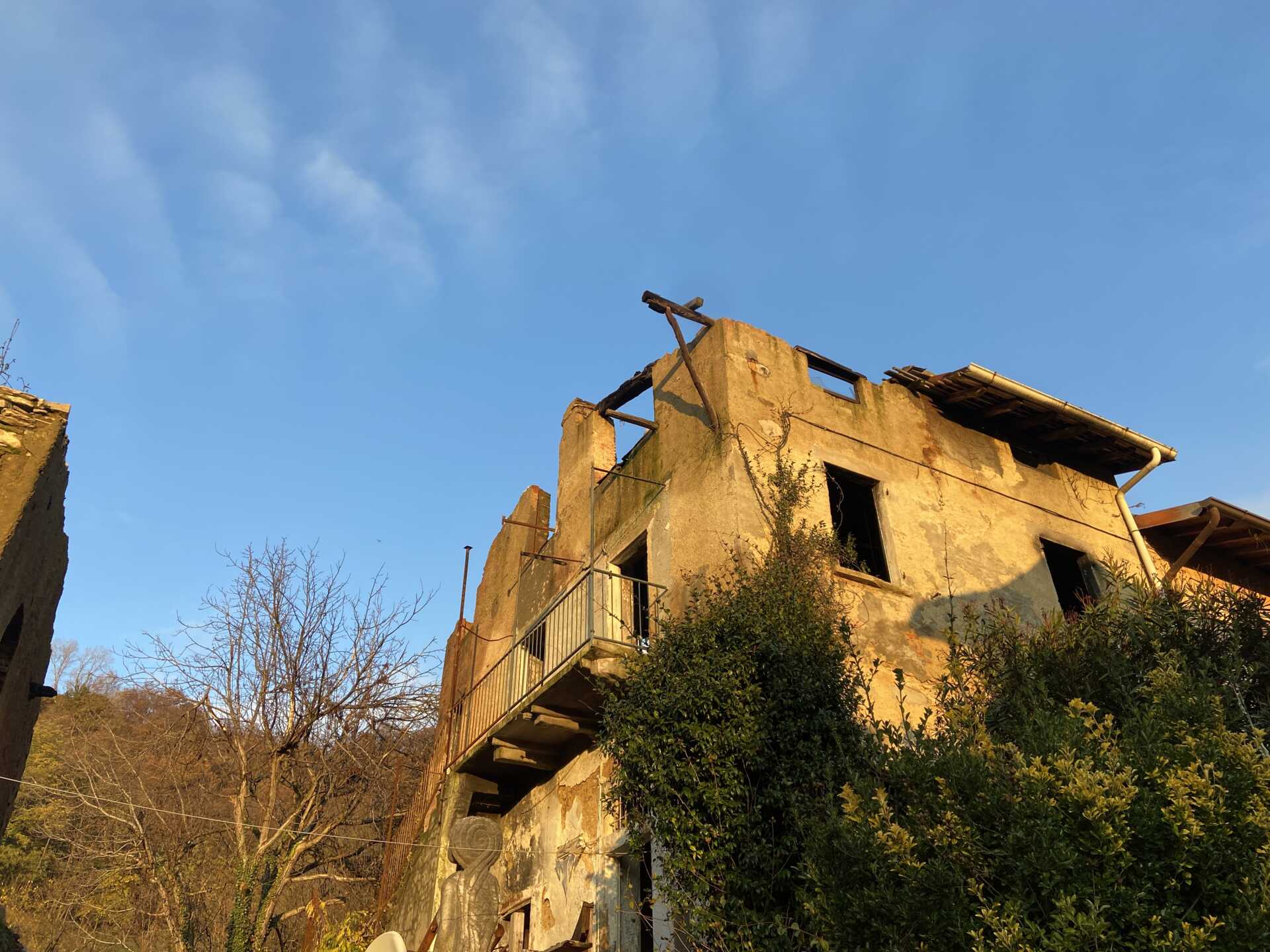 Rustici-da-ristrutturare-in-vendita-a-Missaglia-2