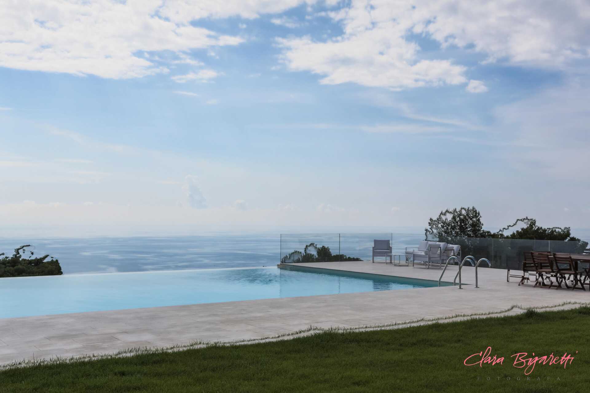 Vendita-Villa-Singola-con-Piscina-Vista-Mare-in-Liguria-Casaestyle-1