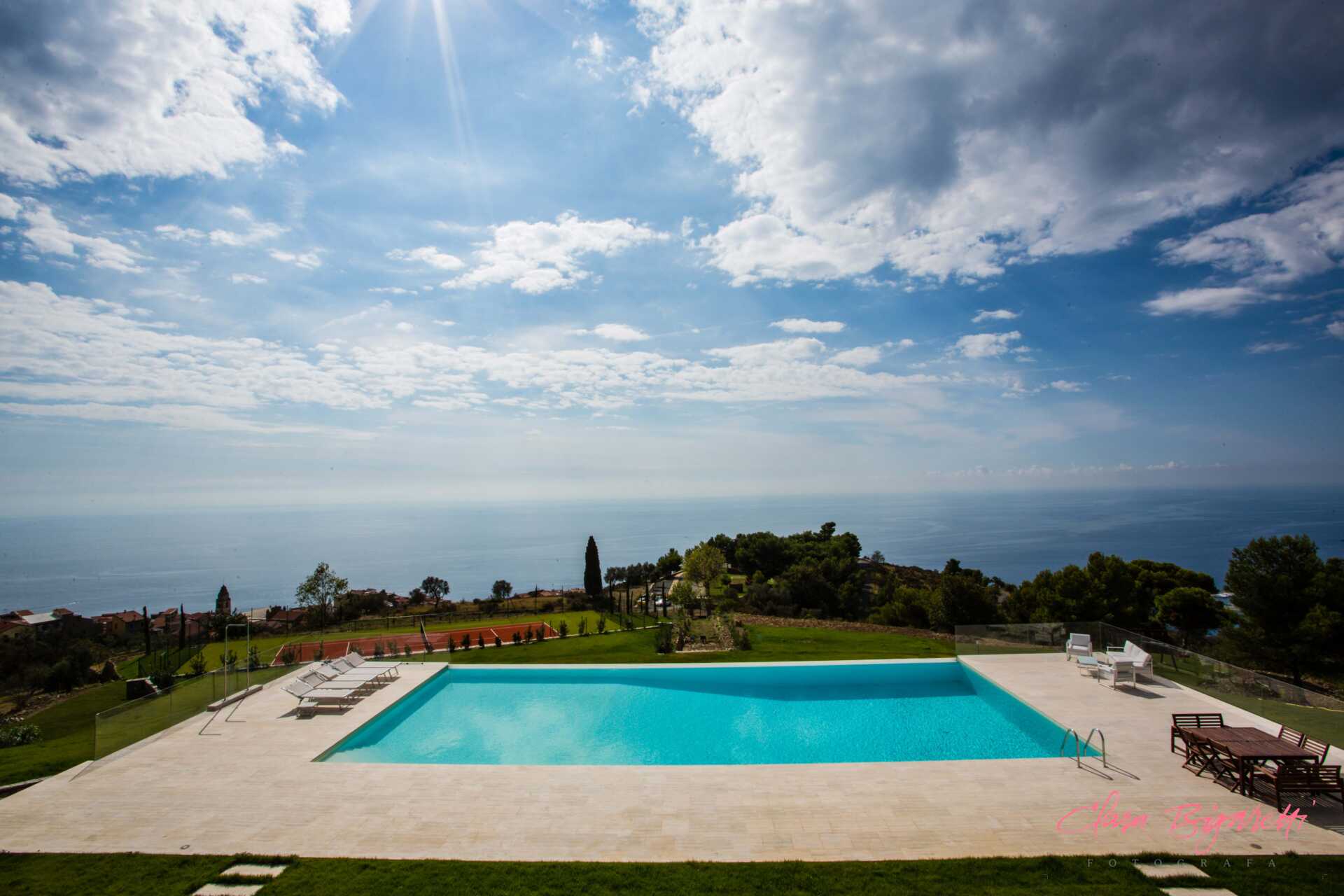 Vendita-Villa-Singola-con-Piscina-Vista-Mare-in-Liguria-Casaestyle-9