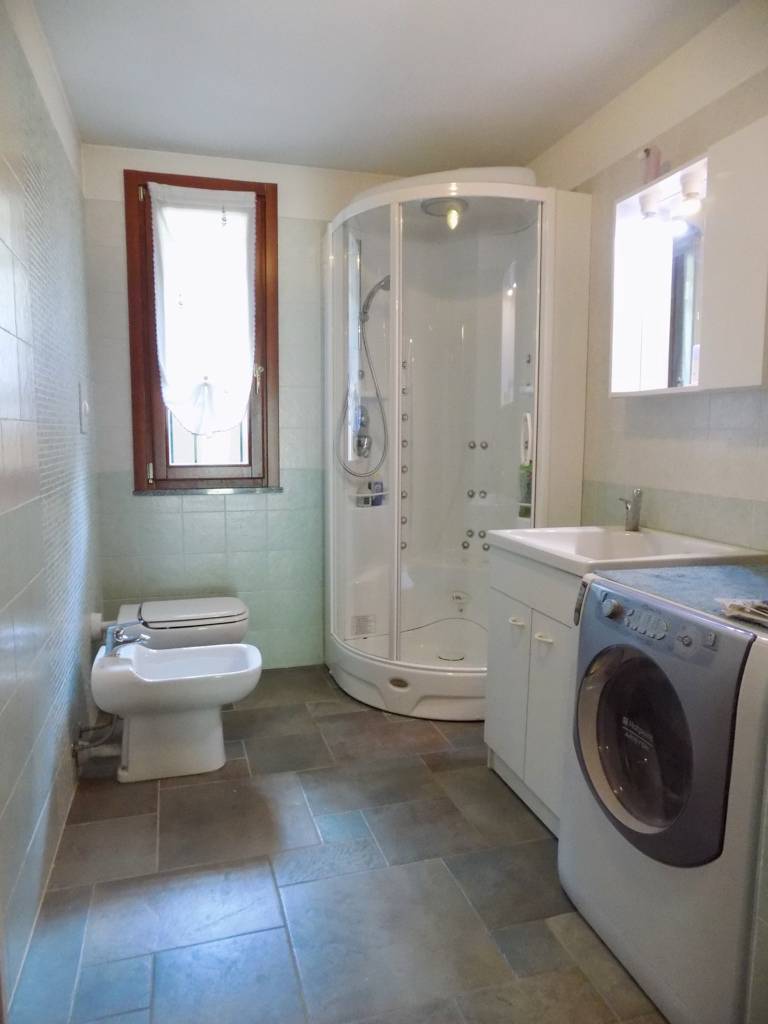 Villa-accogliente-e-curata-in-vendita-a-Cornate-d39Adda-in-Brianza-16