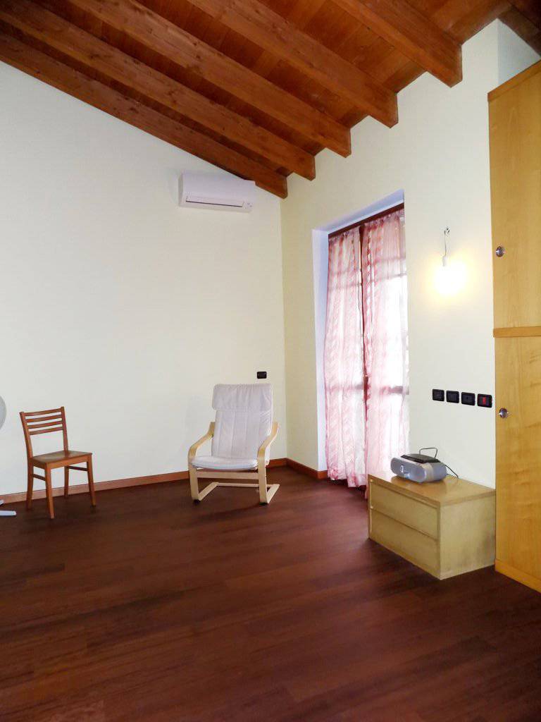 Villa-accogliente-e-curata-in-vendita-a-Cornate-d39Adda-in-Brianza-7