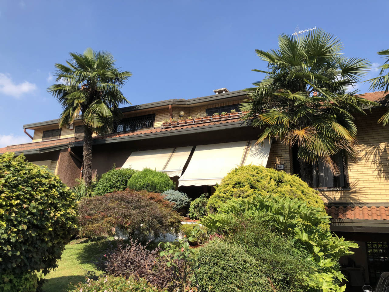 Villa-in-vendita-a-Caronno-Pertusella-31