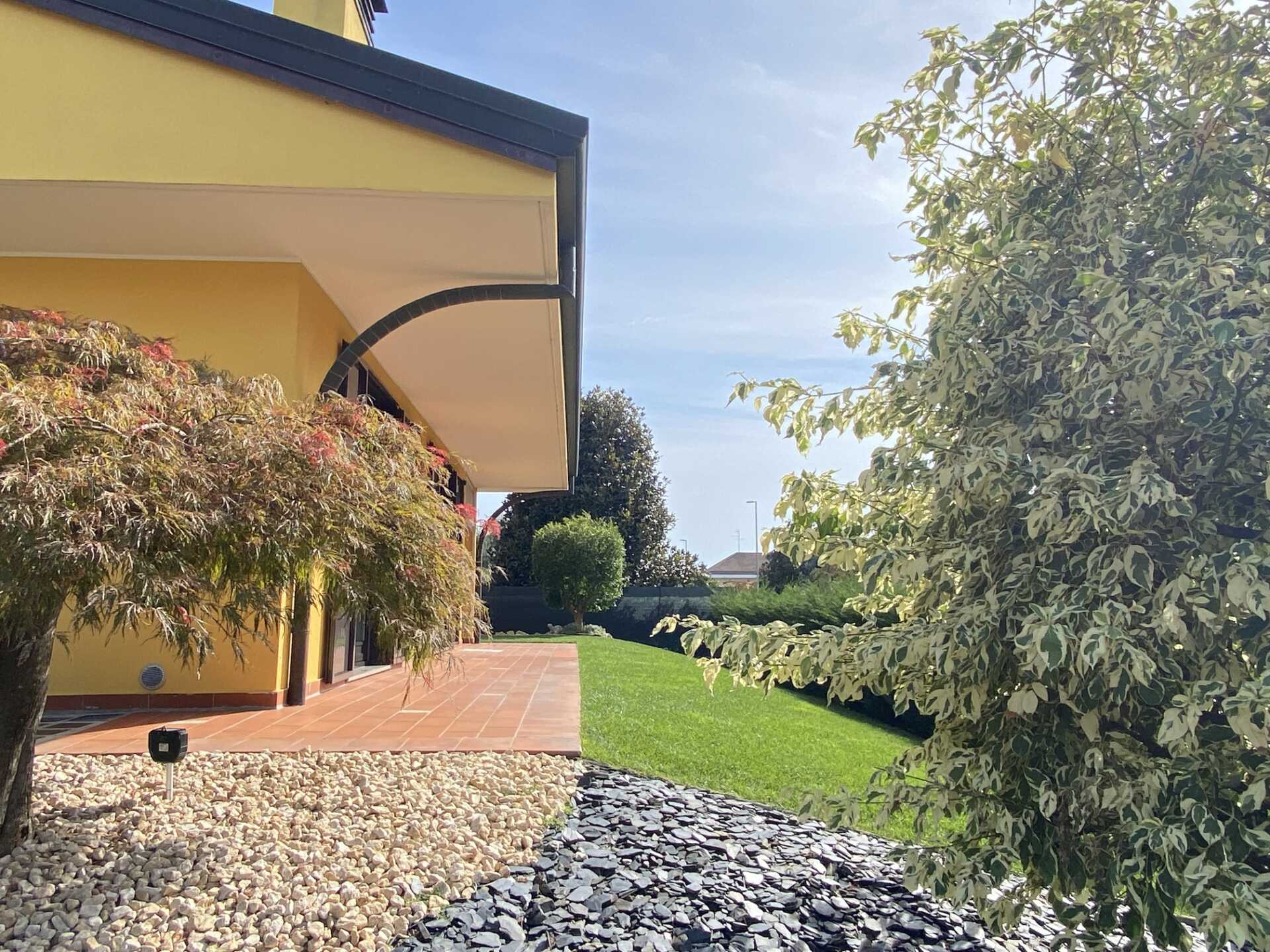 Villa-in-vendita-a-Lainate-11