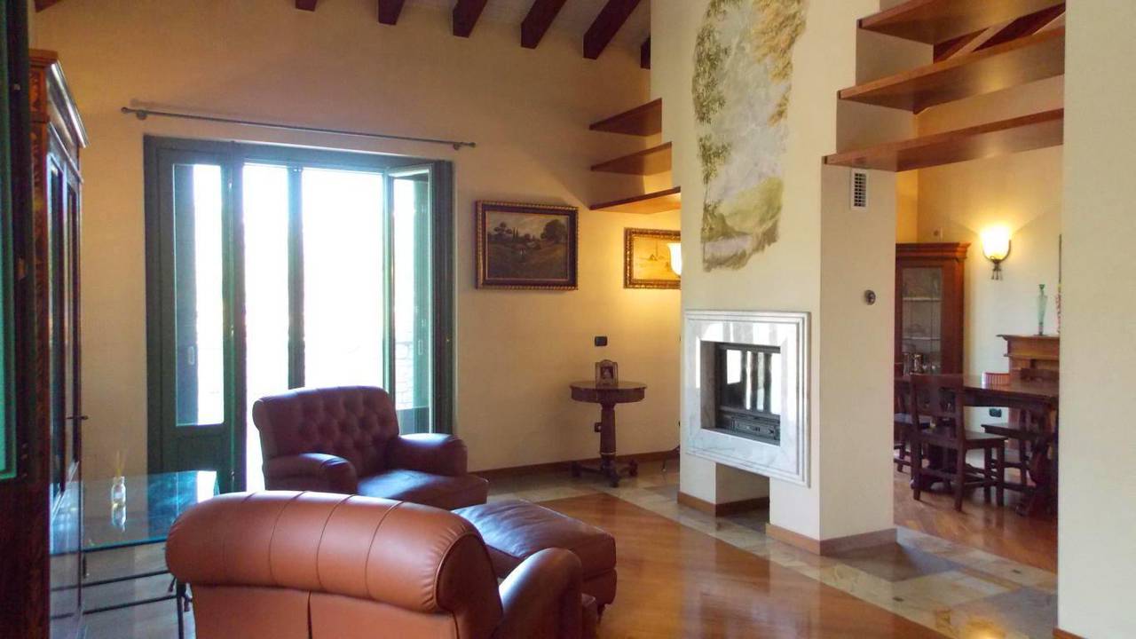 Villa-singola-in-vendita-a-Montevecchia-in-Brianza-24