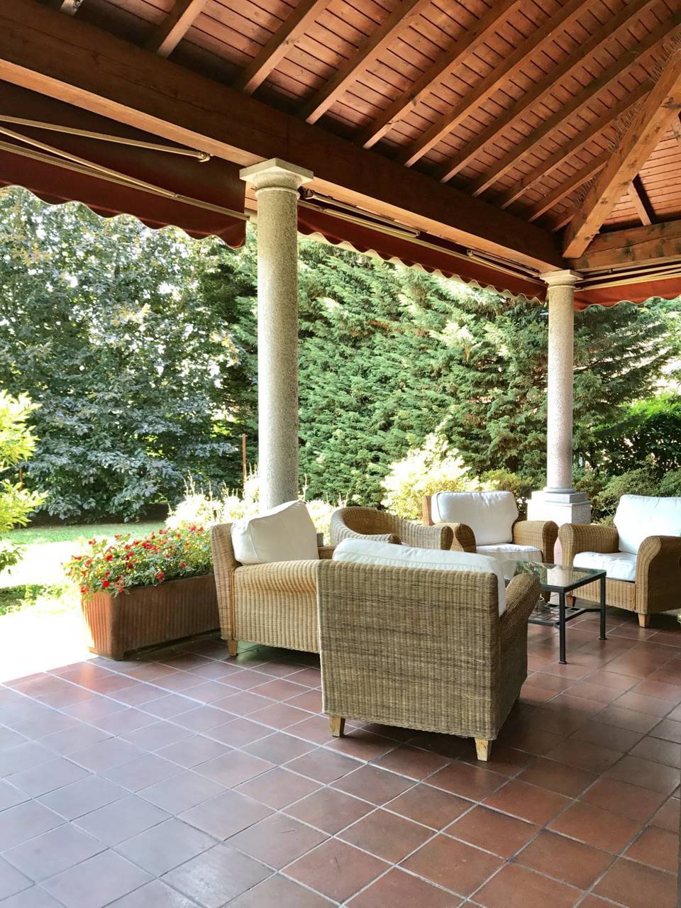 Villa-singola-signorile-in-vendita-a-Busnago-in-Brianza-12
