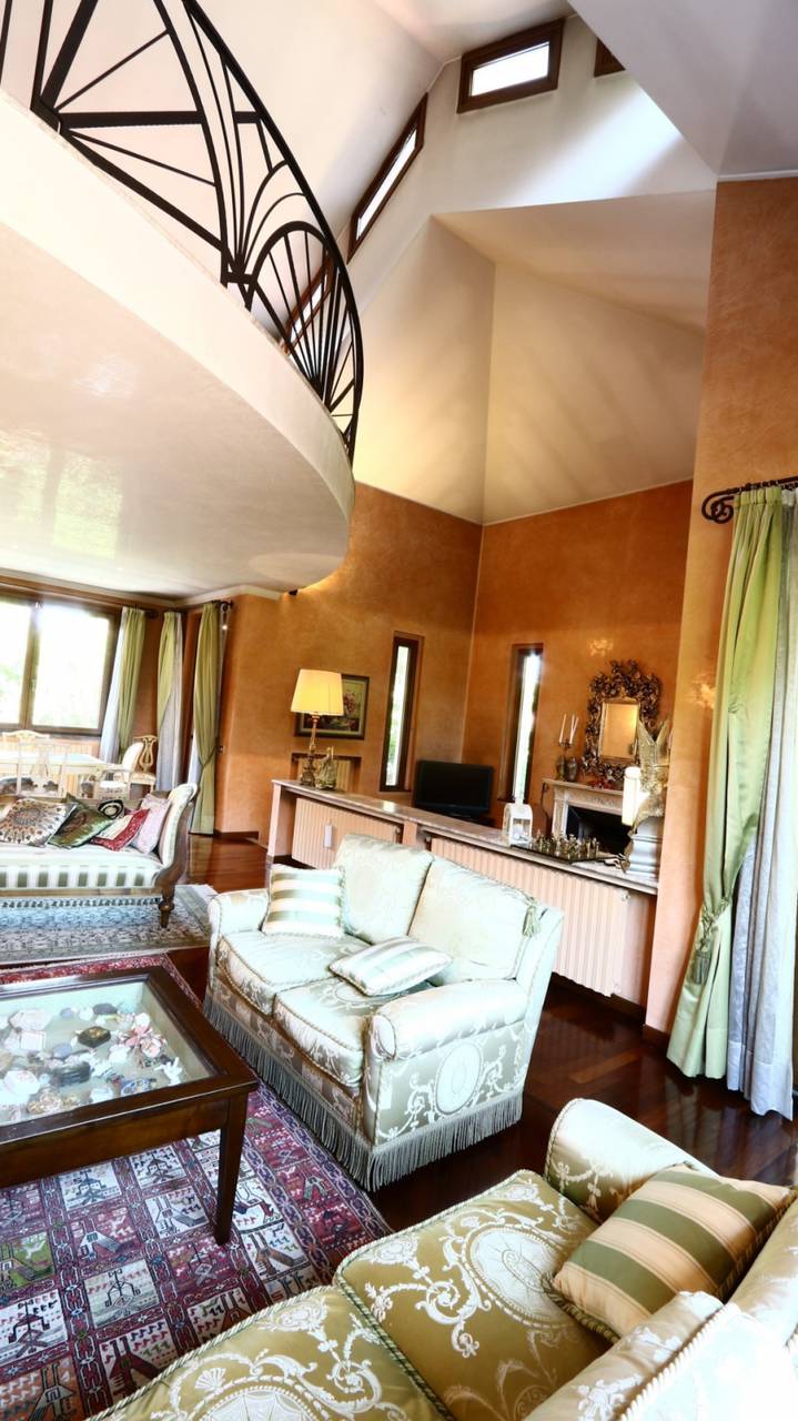 Villa-singola-signorile-in-vendita-a-Busnago-in-Brianza-27