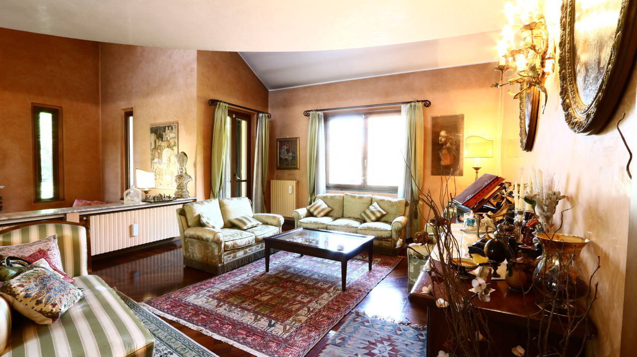 Villa-singola-signorile-in-vendita-a-Busnago-in-Brianza-7