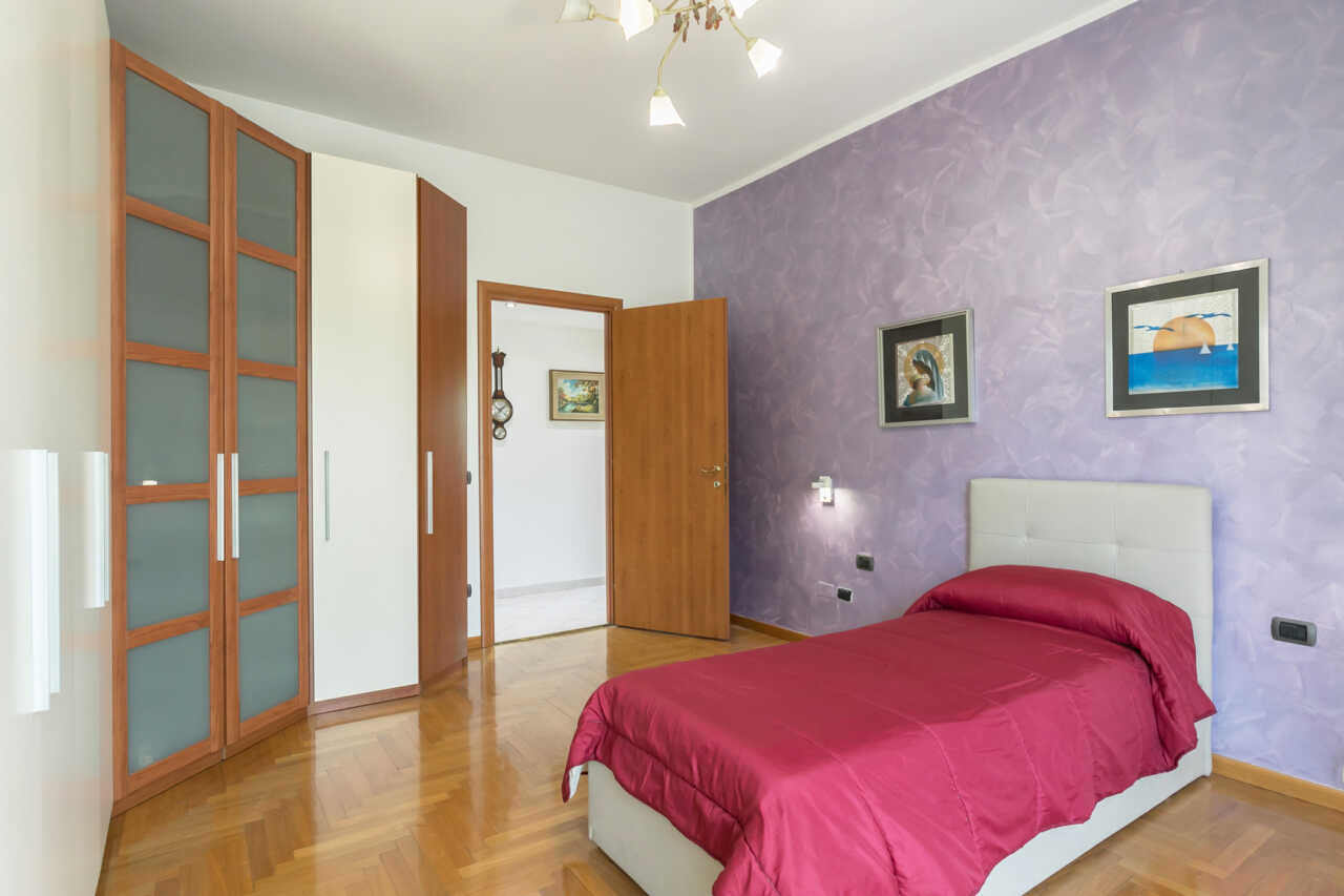 appartamento-ultimo-piano-a-vimercate-luminoso-silenzioso-3-balconi-box-casastyle-migliore-agenzia-immobiliare-monza-brianza-1-14