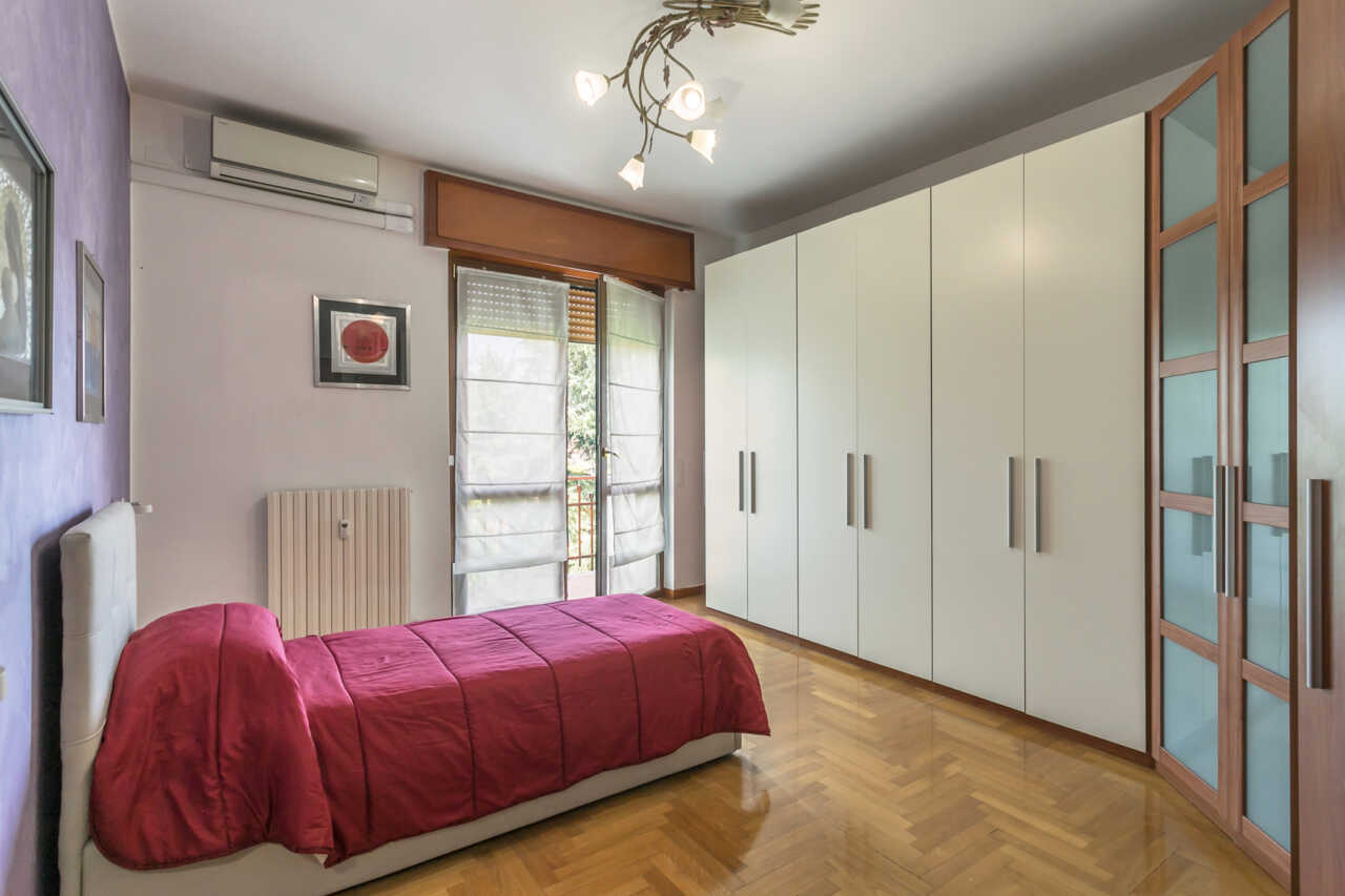 appartamento-ultimo-piano-a-vimercate-luminoso-silenzioso-3-balconi-box-casastyle-migliore-agenzia-immobiliare-monza-brianza-1-17