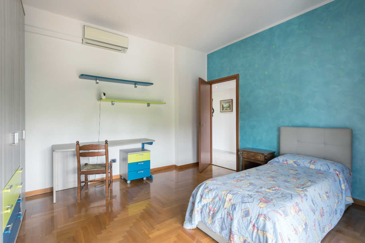 appartamento-ultimo-piano-a-vimercate-luminoso-silenzioso-3-balconi-box-casastyle-migliore-agenzia-immobiliare-monza-brianza-1-21