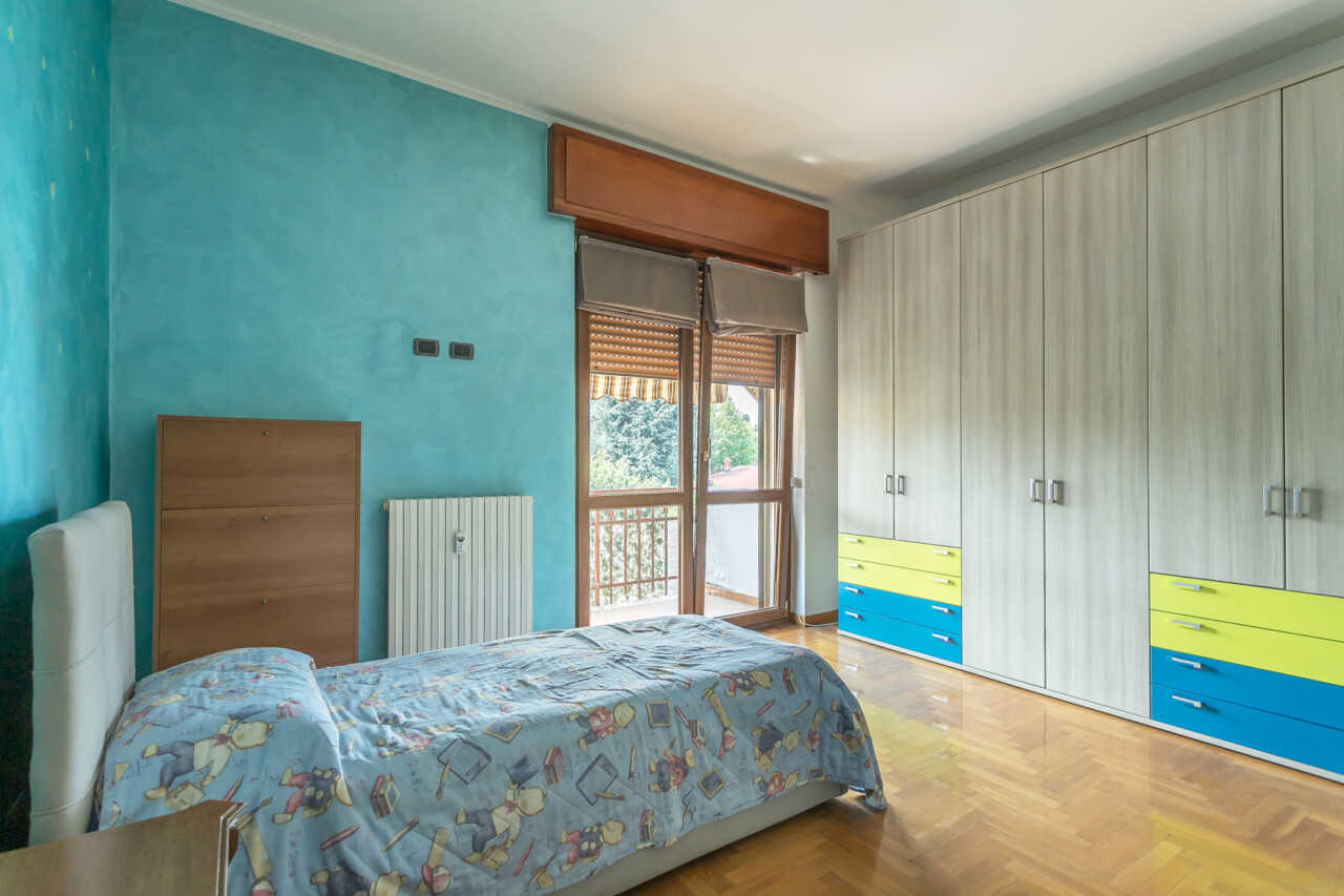 appartamento-ultimo-piano-a-vimercate-luminoso-silenzioso-3-balconi-box-casastyle-migliore-agenzia-immobiliare-monza-brianza-1-22