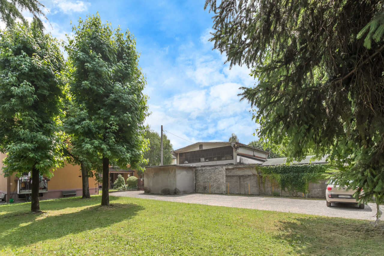 appartamento-ultimo-piano-a-vimercate-luminoso-silenzioso-3-balconi-box-casastyle-migliore-agenzia-immobiliare-monza-brianza-1-28