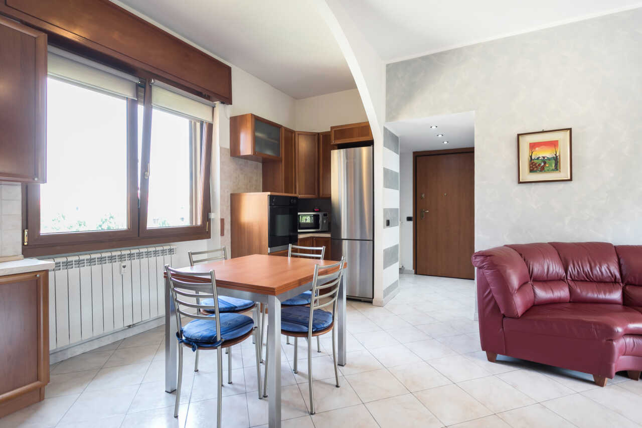 appartamento-ultimo-piano-a-vimercate-luminoso-silenzioso-3-balconi-box-casastyle-migliore-agenzia-immobiliare-monza-brianza-1-5