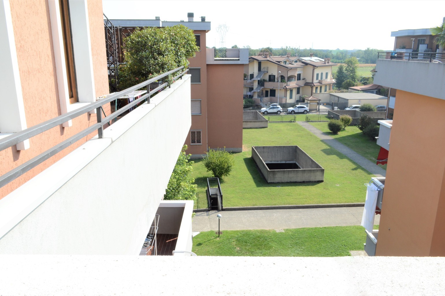 appartamento-ultimo-piano-con-terrazzo-in-vendita-a-roncello-26-FILEminimizer