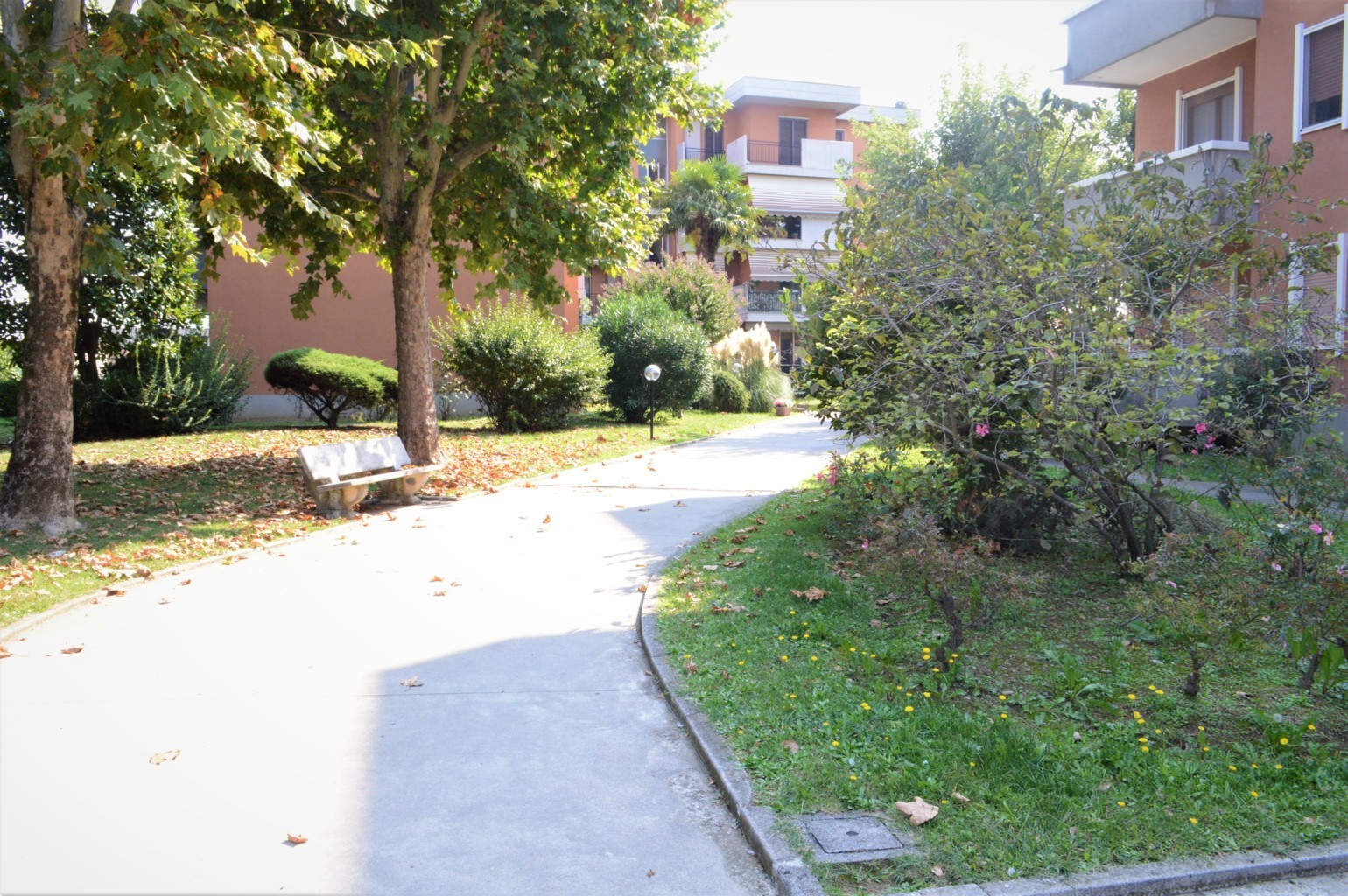 appartamento-ultimo-piano-con-terrazzo-in-vendita-a-roncello-28-FILEminimizer