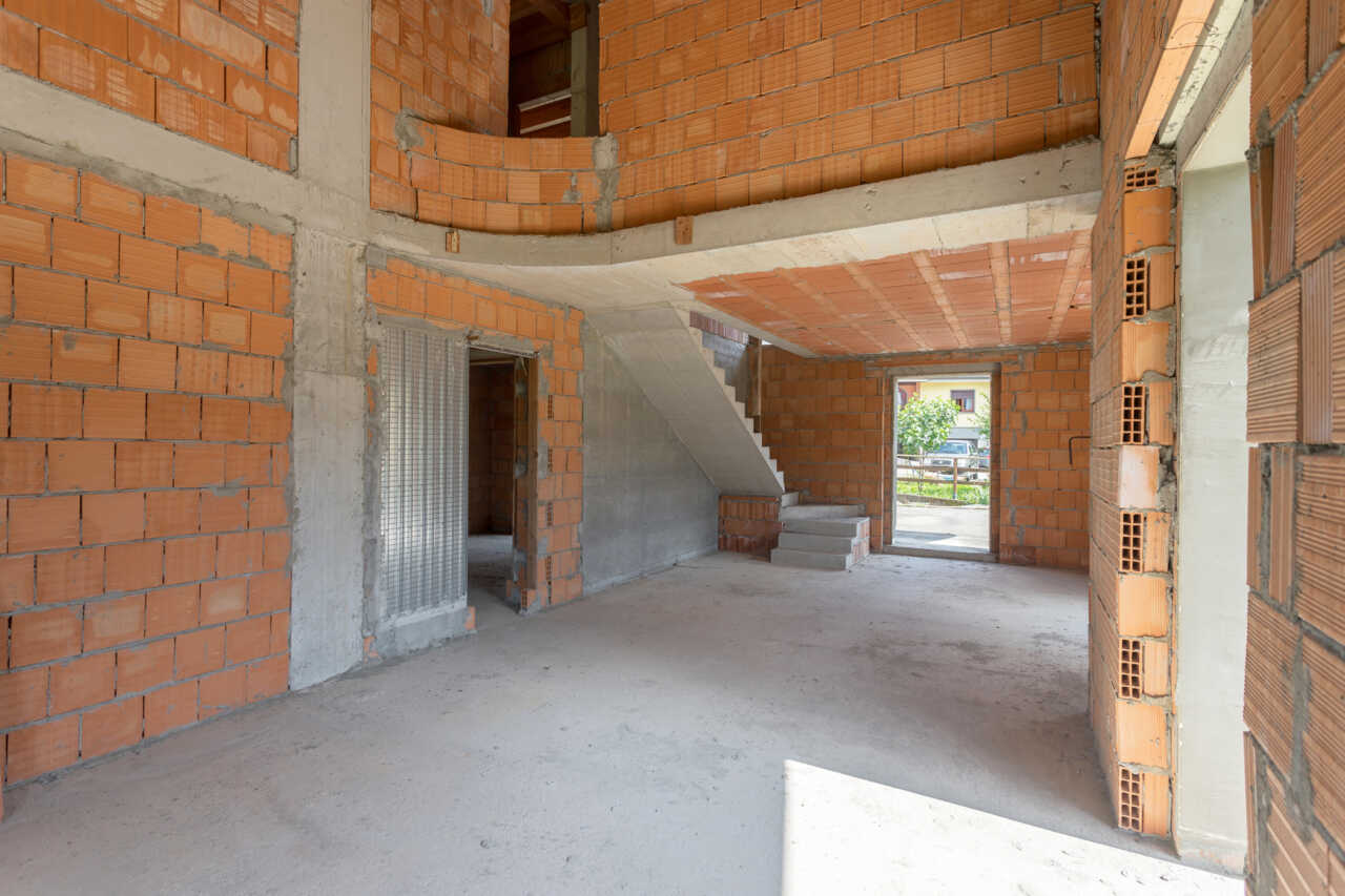 prestigiosa-villa-singola-panoramica-in-vendita-a-santomobono-terme-localita-selino-alta-immobiliare-milano-brianza-casastyle-24