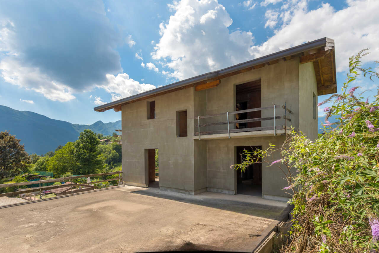 prestigiosa-villa-singola-panoramica-in-vendita-a-santomobono-terme-localita-selino-alta-immobiliare-milano-brianza-casastyle-4