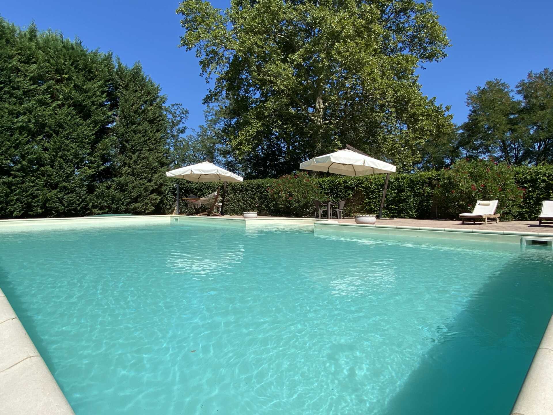 villa-depoca-con-piscina-in-vendita-a-velezzo-lomellina-immobiliare-casaeetyle-piscina-interrata-5