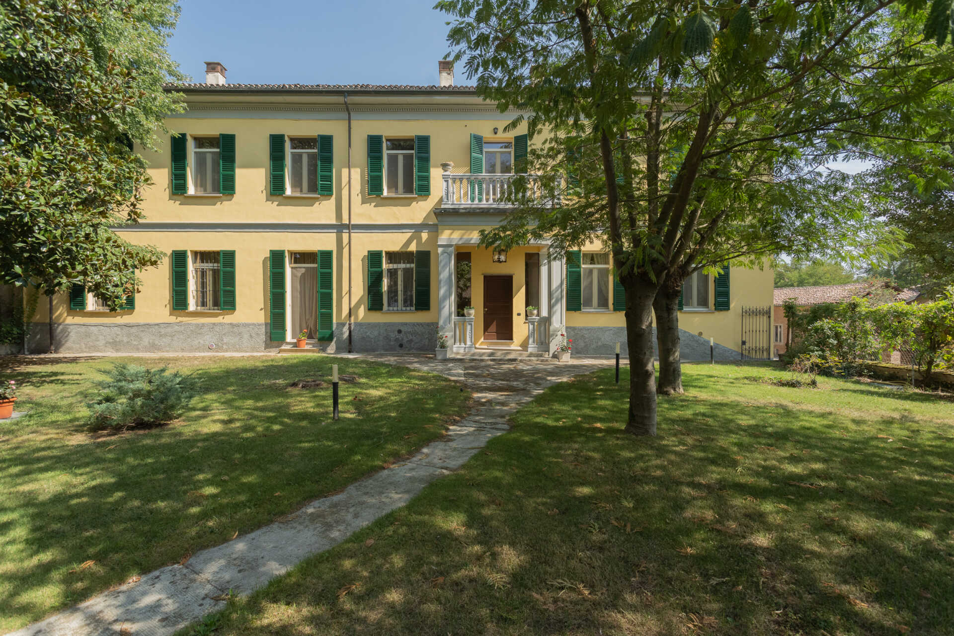 villa-depoca-con-piscina-in-vendita-a-velezzo-lomellina-immobiliare-casastyle-esterni-7