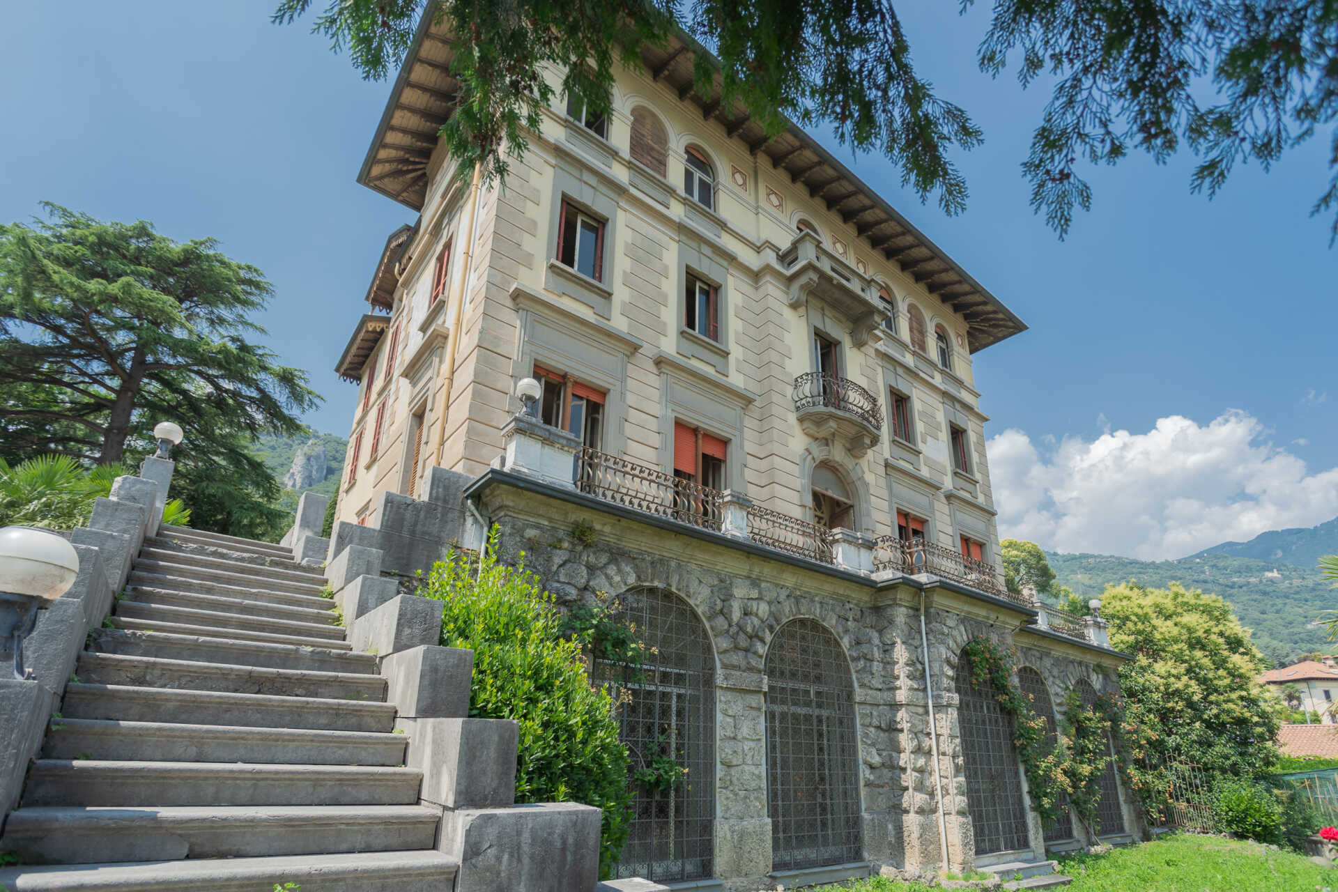 villa-in-vendita-a-lovere-sul-lago-diseo-casastyle-immobiliare-milano-brianza-15