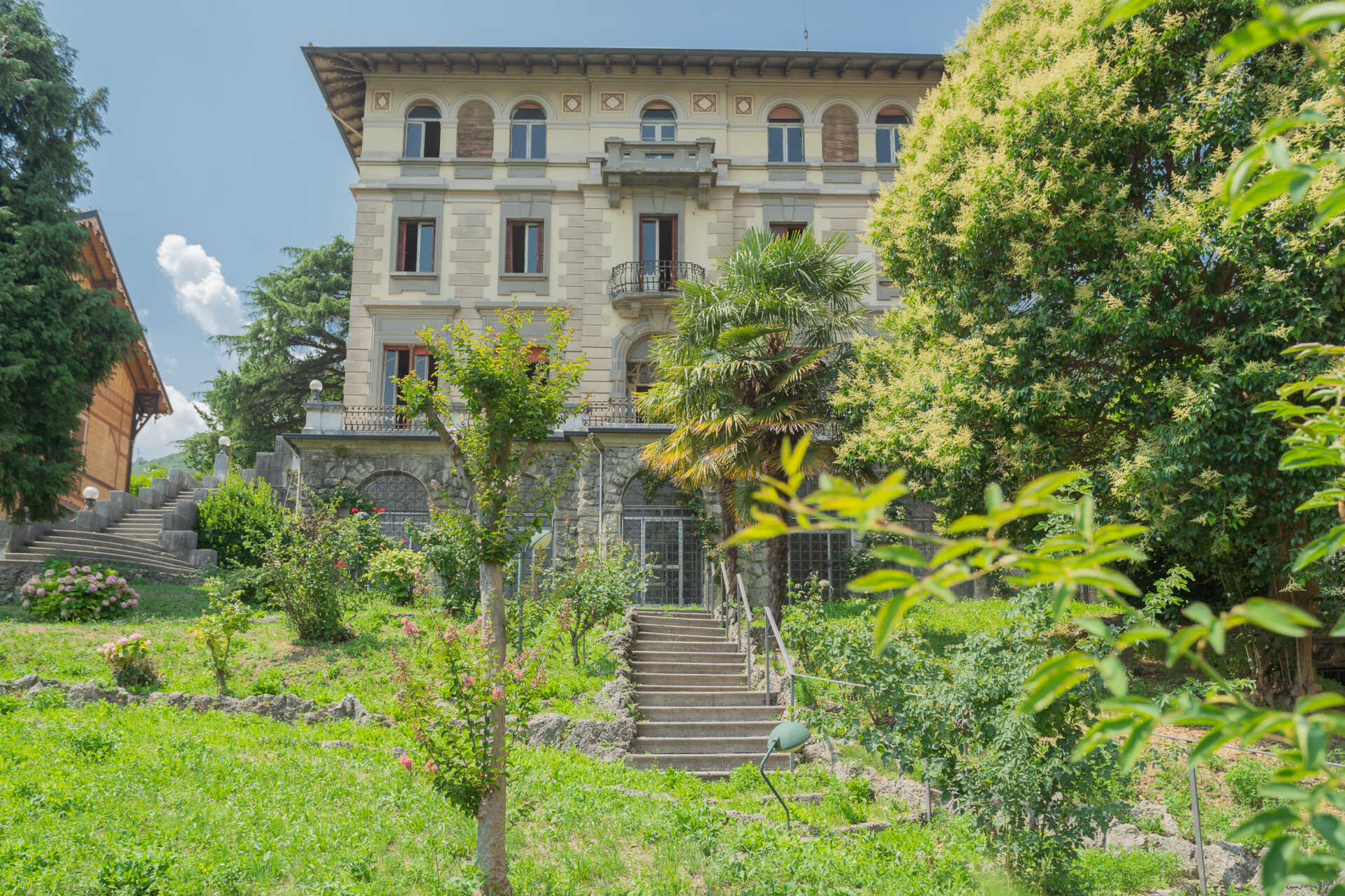 villa-in-vendita-a-lovere-sul-lago-diseo-casastyle-immobiliare-milano-brianza-21
