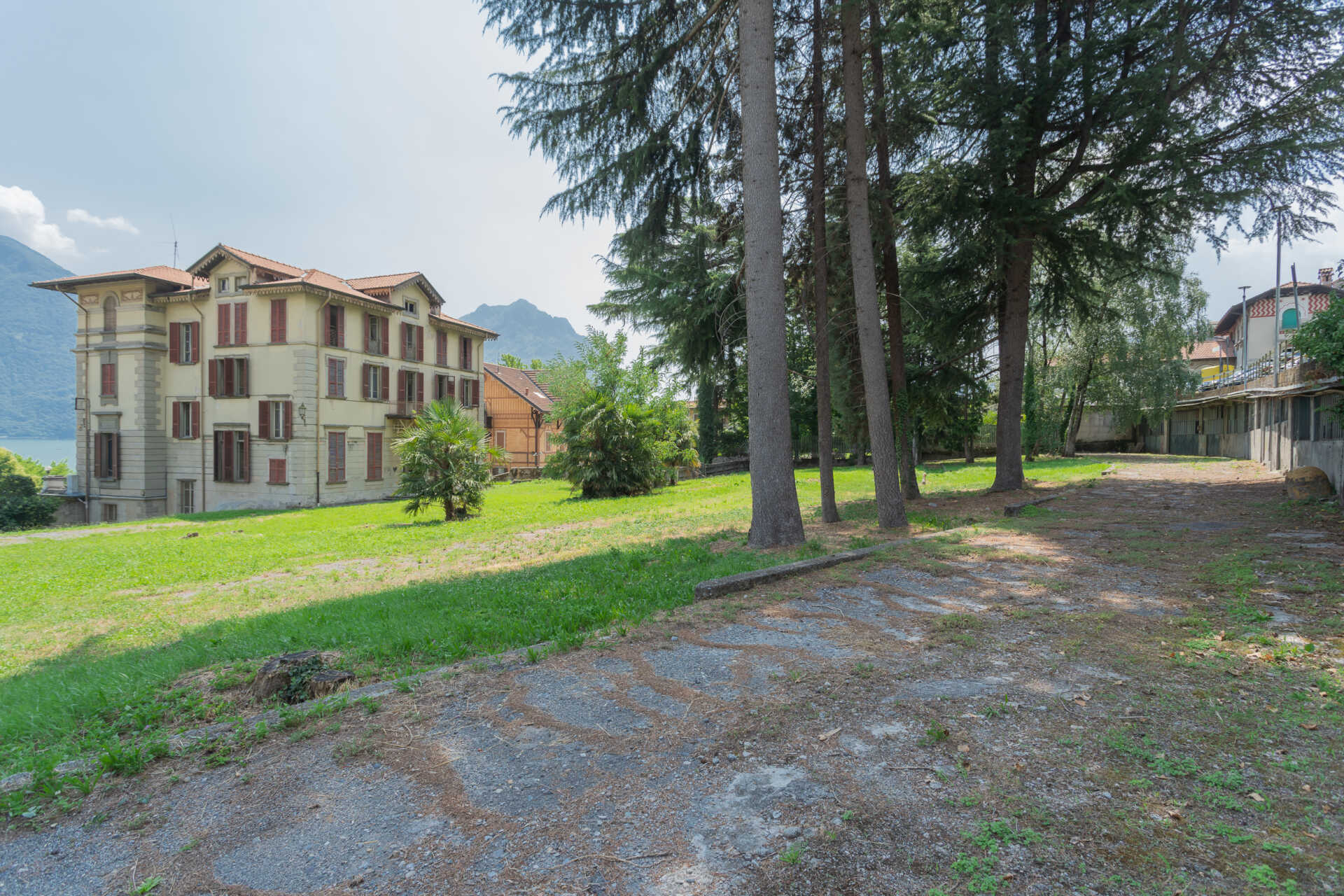 villa-in-vendita-a-lovere-sul-lago-diseo-casastyle-immobiliare-milano-brianza-3