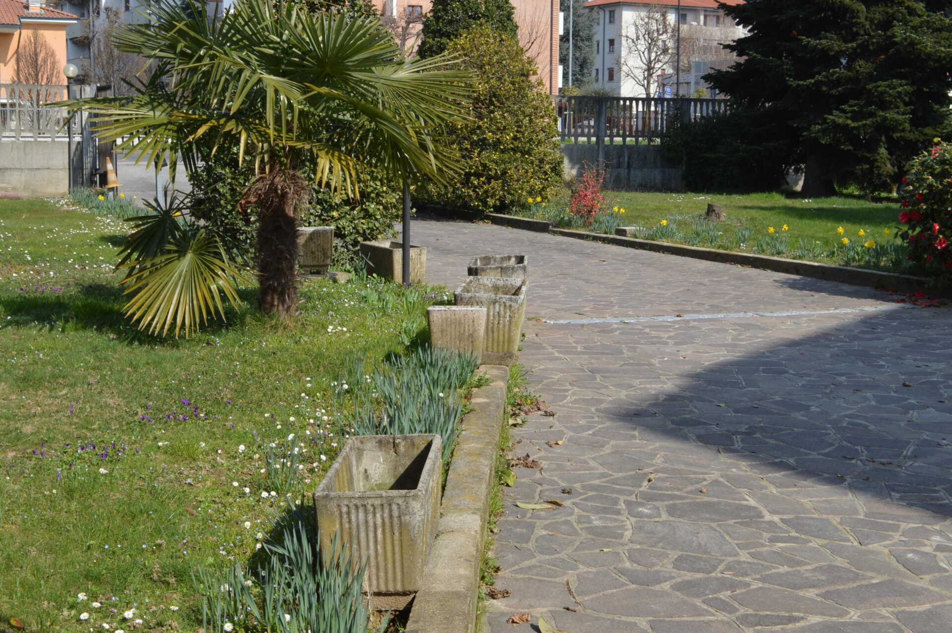 villa-singola-con-giardino-in-vendita-a-bellusco-casastyle-immobiliare-milano-e-brianza-2