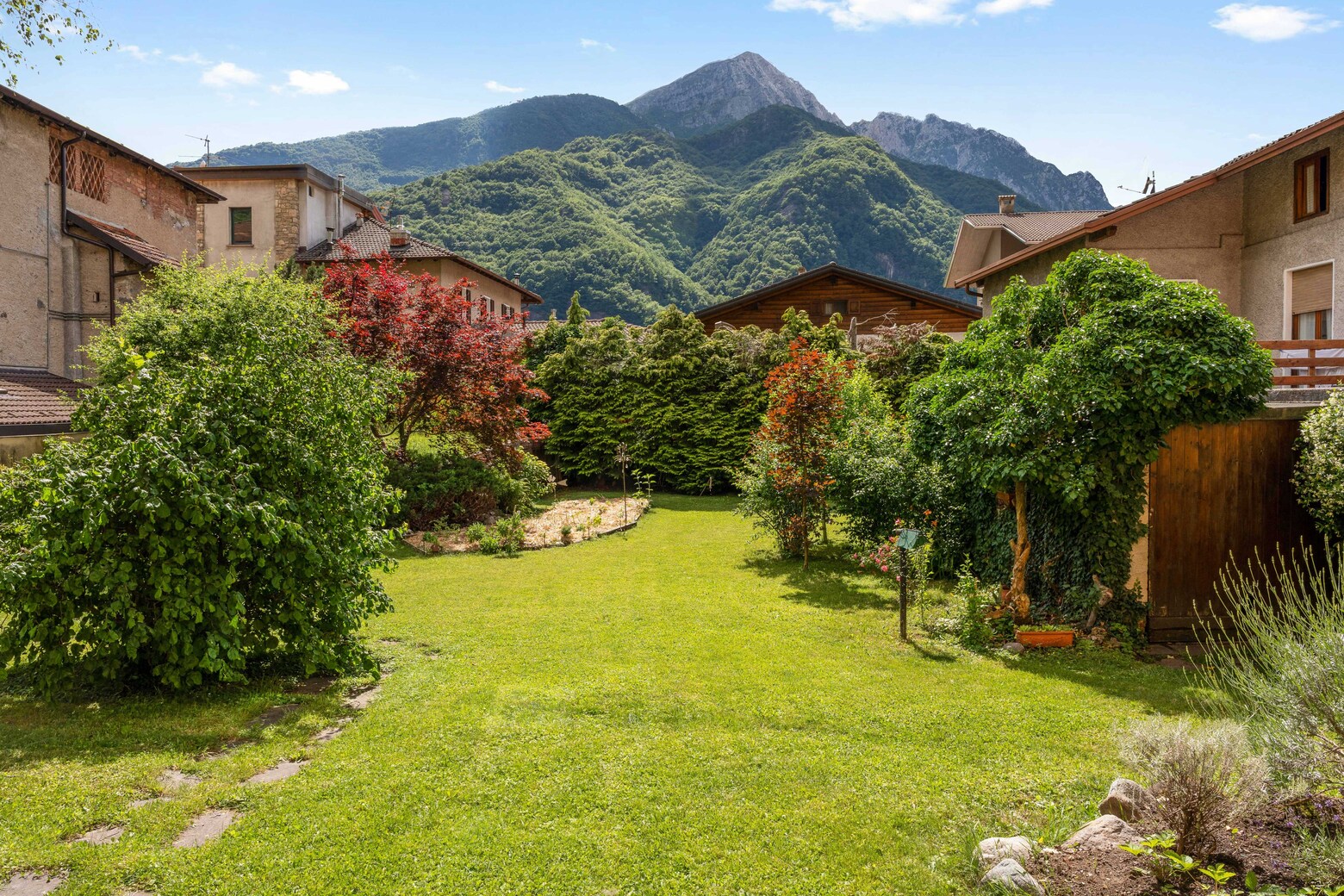 Villa d’epoca con giardino in vendita in Valsassina Casaestyle (37)