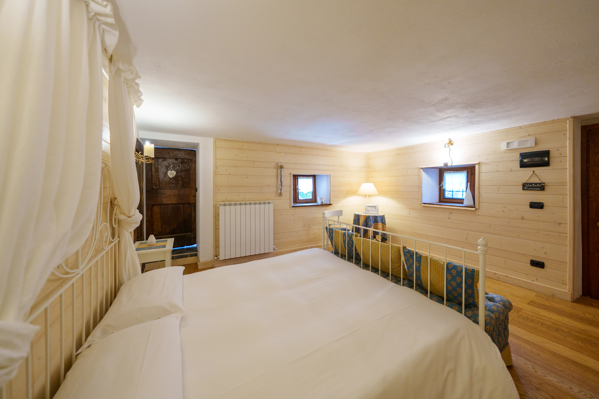 Casale di charme con 15.000 mq di terreno in vendita a Pasturo, nel cuore della Valsassina (4)