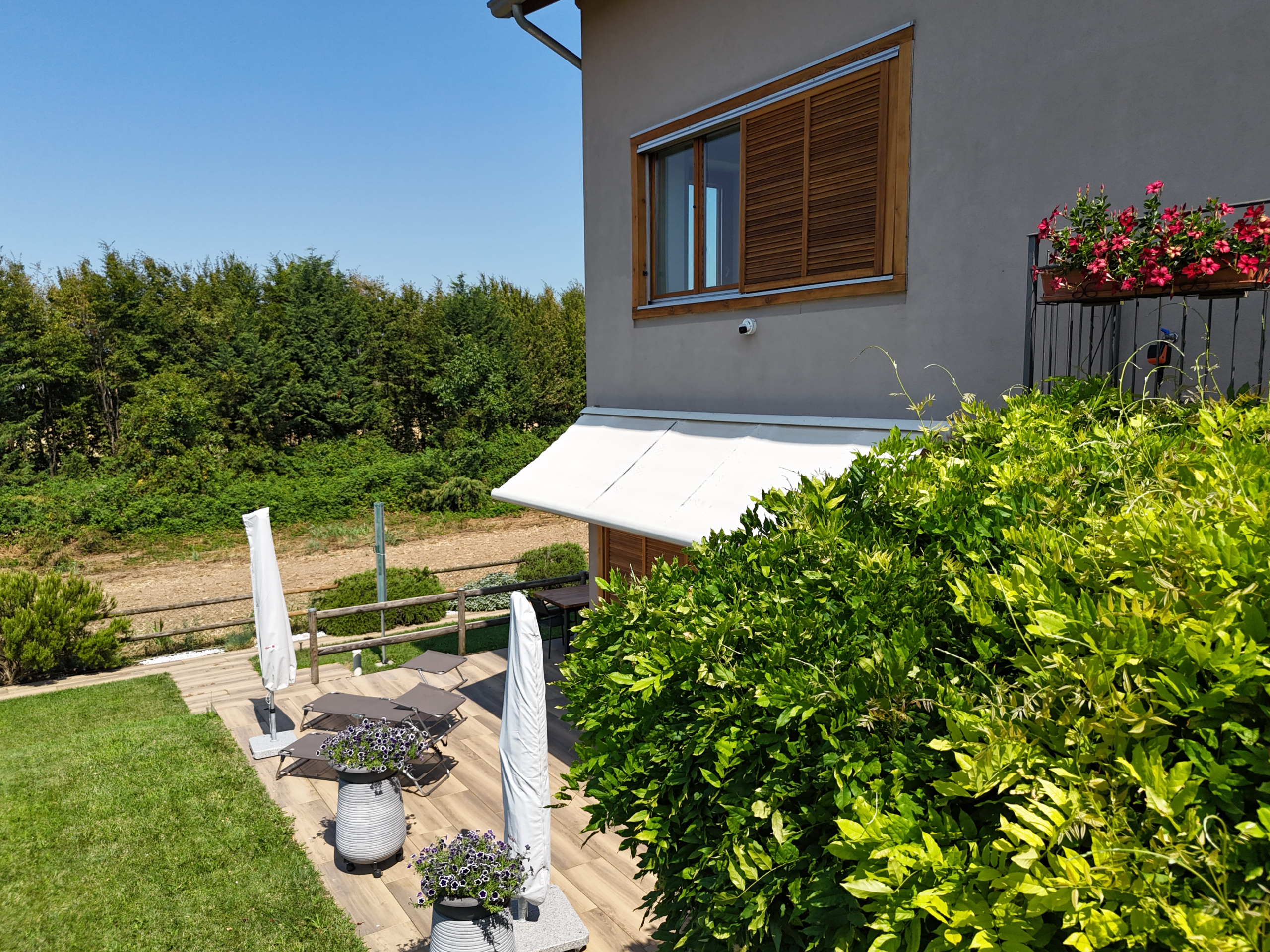Villa con due abitazioni indipendenti e vista panoramica a Robbiate (2)