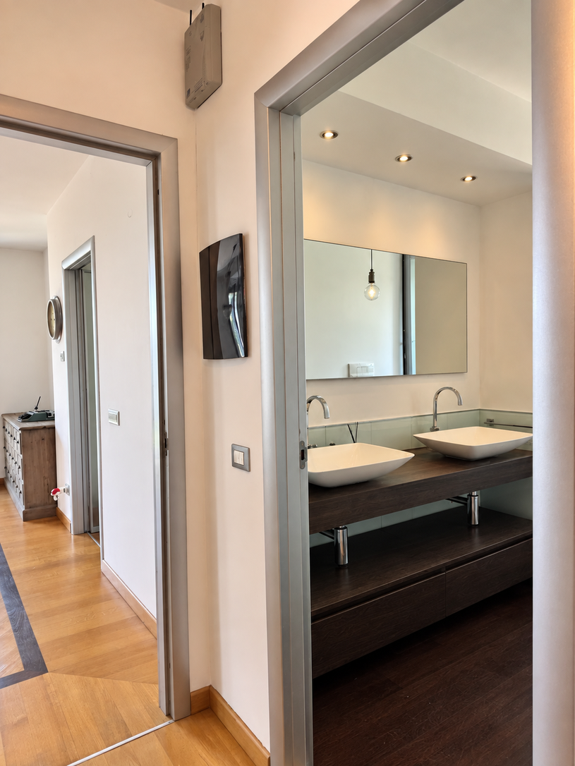 Concorezzo una casa da vivere tra giardino, portico e piscina (11)