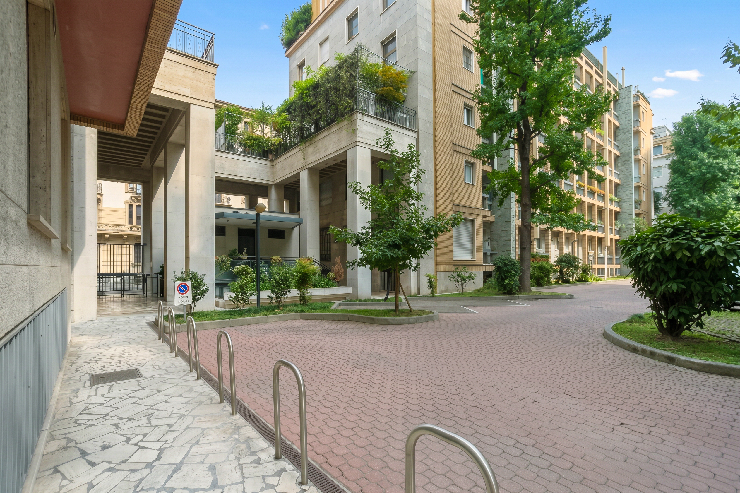 Prestigioso ufficio di rappresentanza nel cuore di Corso Magenta a Milano (31)